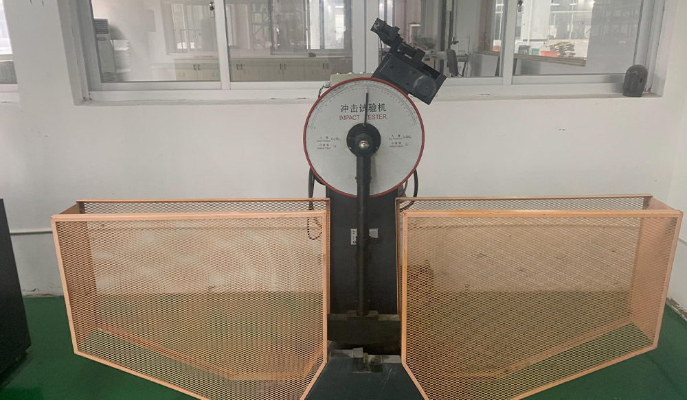 Pendulum impact testing machine